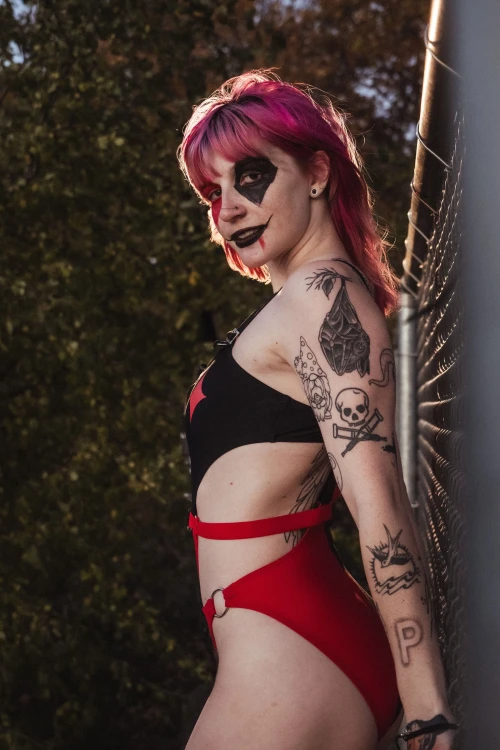 10000148175975070192585888