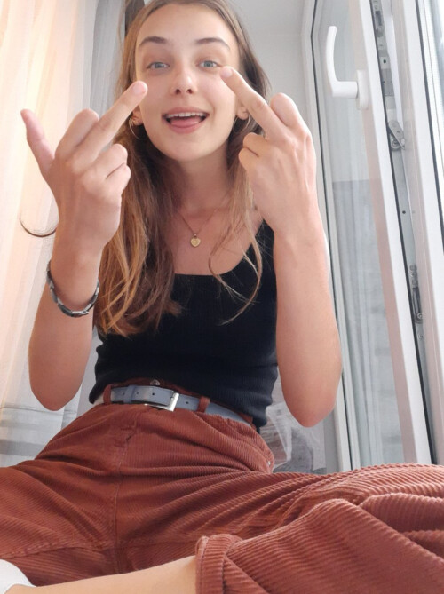 8ae3b9168578bf9e131d1fc57f9f46dd.jpg