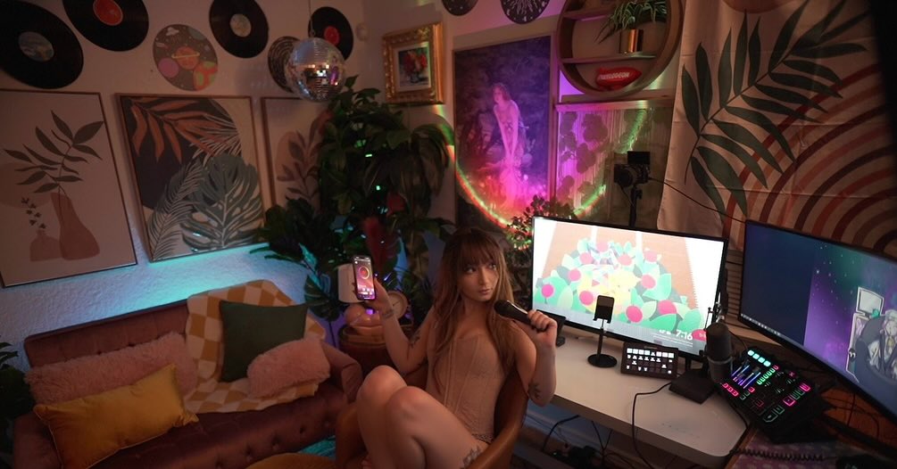 New studio. See yall tomorrow for stream.jpg