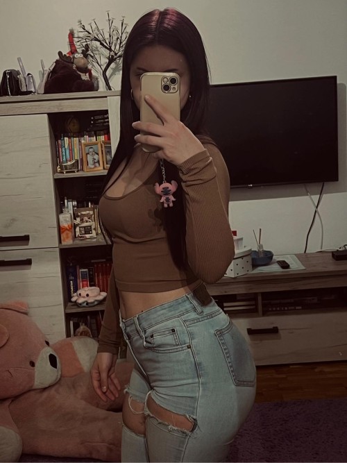 Snaptik.app_736819343543556839020f6fdead0b8e79c1b.jpg