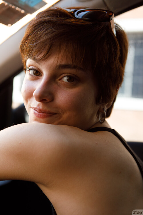 a054d51f7cc5df316922bee38fe5c041.jpg