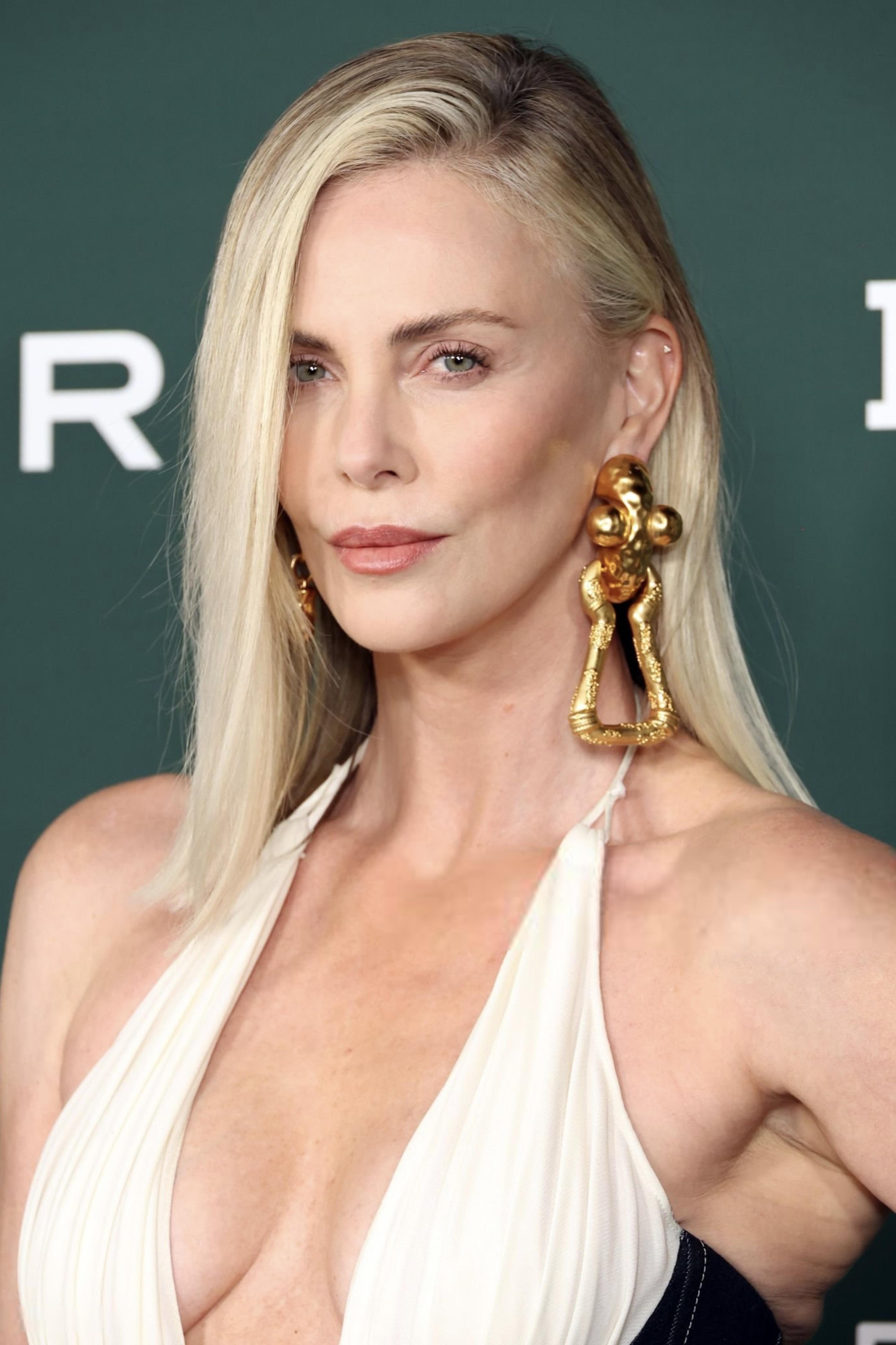 baby2baby-gala-west-hollywood-california-november-09-2024-v0-cs15224xyzzd1.jpg
