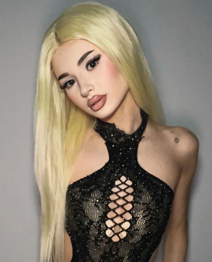 ClaraHarper_31072018_0950_MyFreeCams.jpg