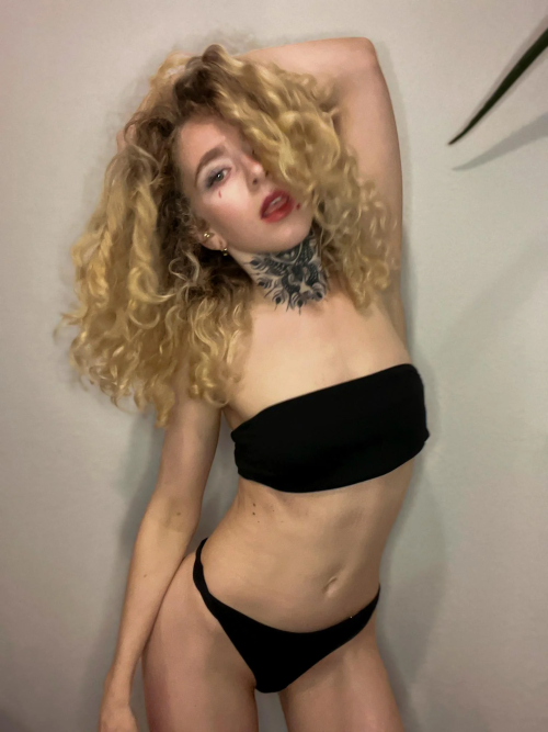 hi-babes-i-got-a-treat-for-you-today-check-out-my-telegram-v0-1yw8n2vknxwd115ba66c4286e5ffc.png