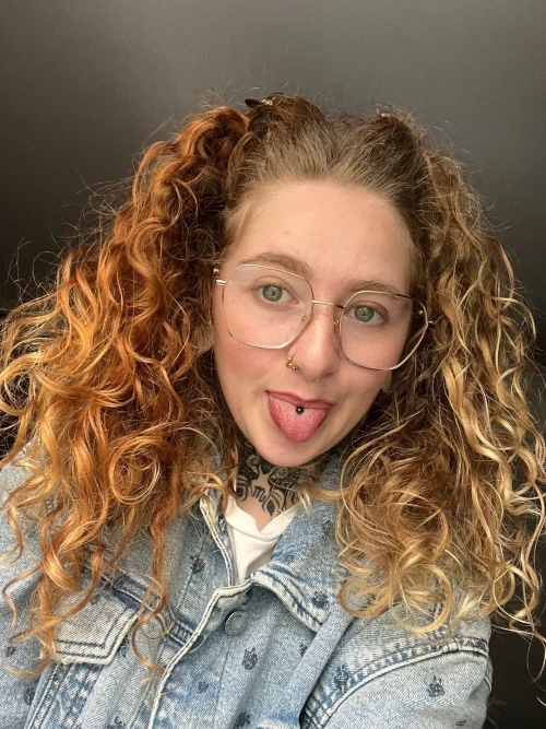 today-i-love-my-curls-v0-f02d76hd2ekc1c73135a4607663b8.webp