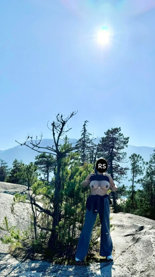 your-reminder-to-go-on-hikes-v0-5n5pu32qiyxd1709a71f11a4dd1b3.webp