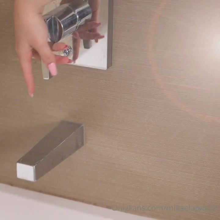 Mikaela_Pascal_Nude_Bathtub_Video_Leaked.mp4