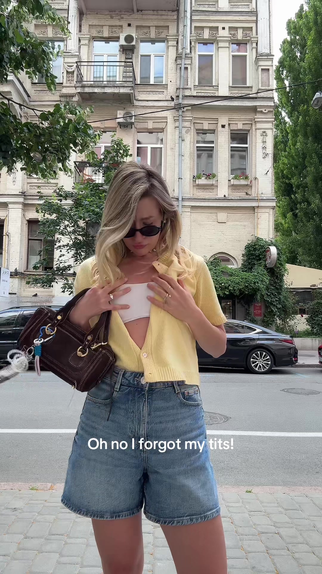 TikVid.io_7523983732483640582-hd.mp4