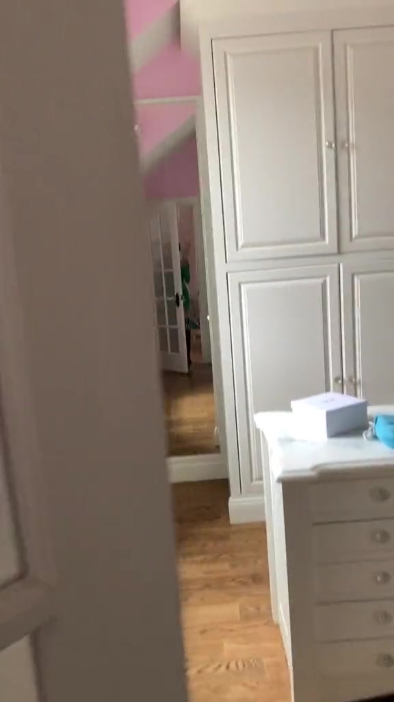 isabellafonte_1572194330_6752523212451499270.mp4