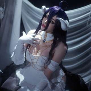 0004c8dc31c4e9c56b43