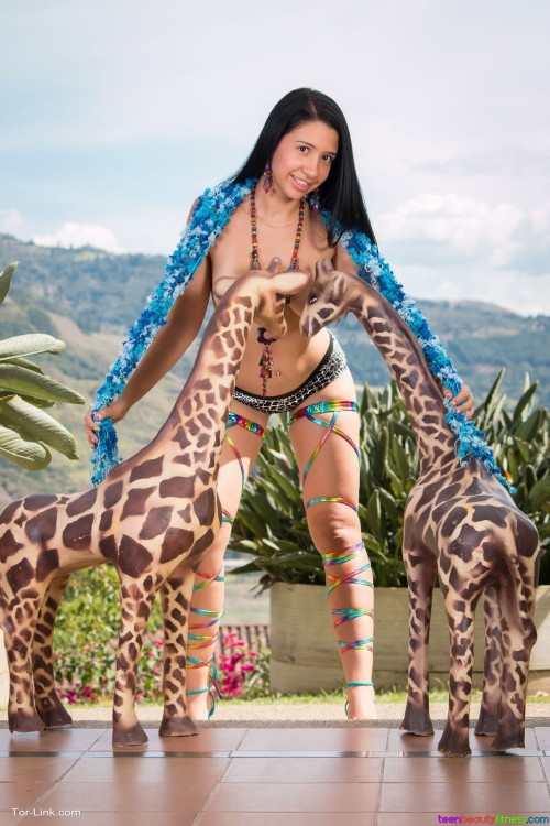 02523-yeraldin2bgonzales2bblue2bscarf2bteenbeautyfitness2bset2b6892b10805d56db6701a5699b.jpg