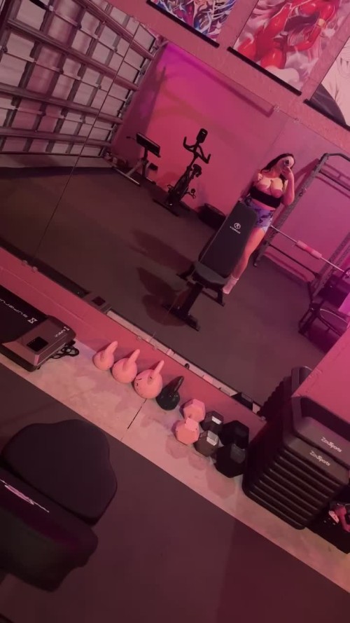 079A2555 0913 4B83 8D03 0C74360C4DD2.mov