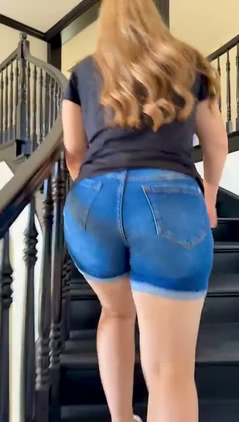 0IwlX8PjjtAvhOwgvE9bu.1034e986ab68c2f76abf.mov