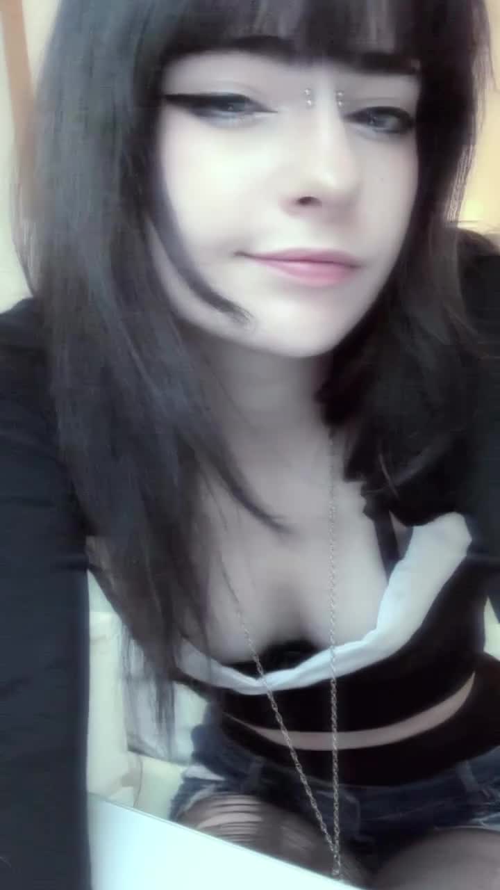 1000005896f331ef3bb7a671bc.mp4