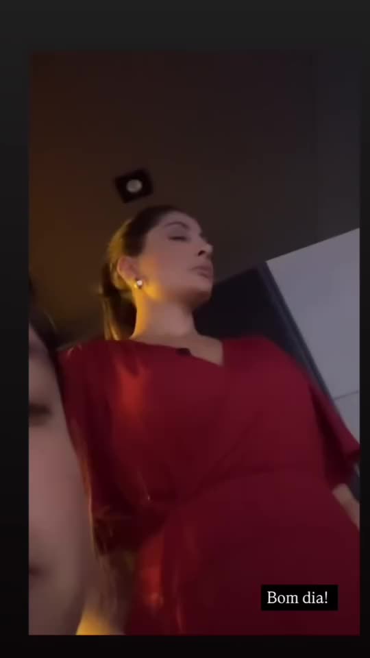 1000007637f1a5b130895d2af0.mp4