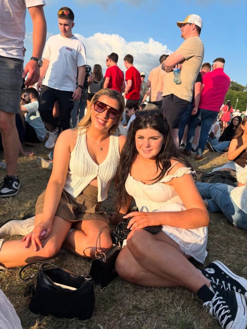 10000230707a4b81f3687b5503.jpg