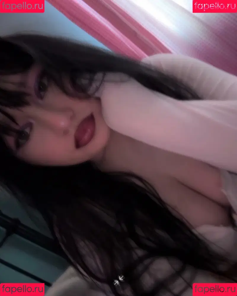 Robyn / robynsnotreal / rrr0byn / therealredrobyn