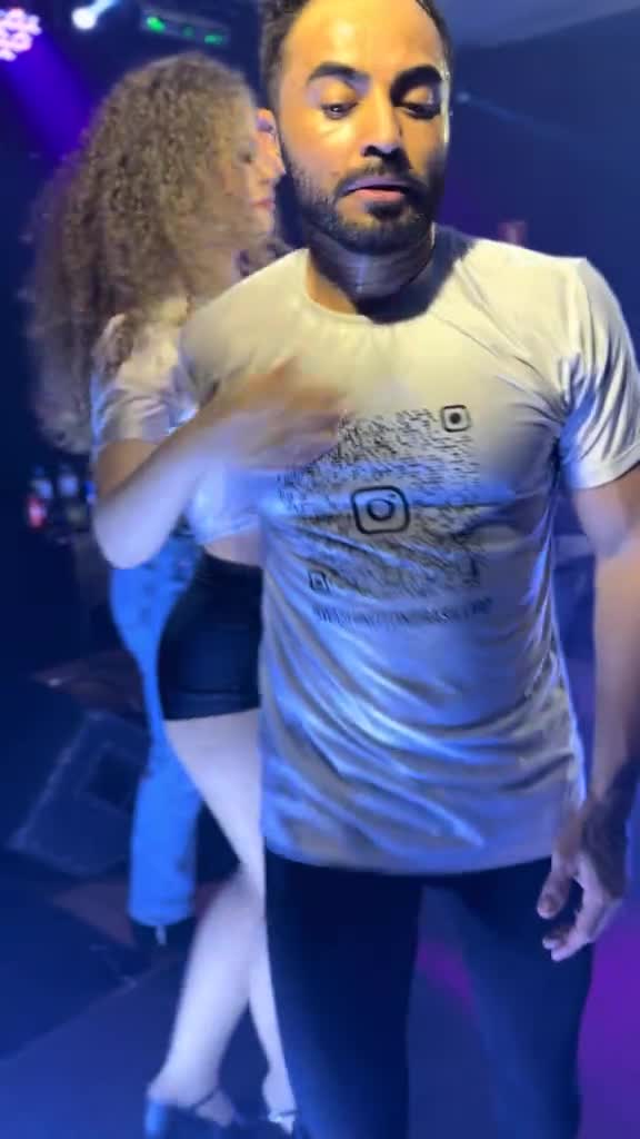 1000055137c037d102dfe3d3d6.mp4