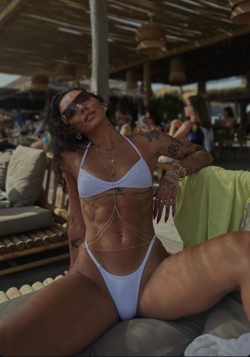 10000915826d67329389d10be3.jpg