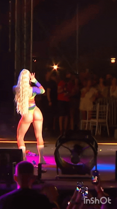 1000100507c1452680ffdee829.gif