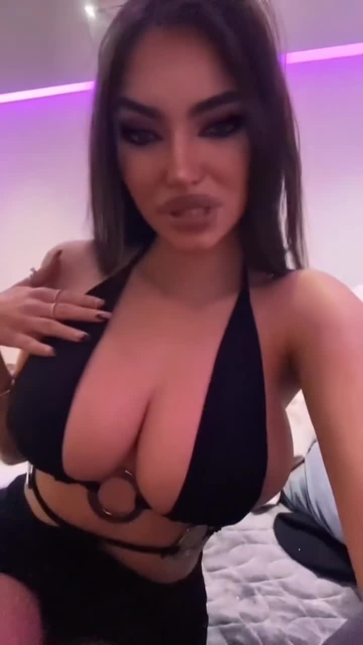 1000103564ac2993a2a2bd22b9.mp4