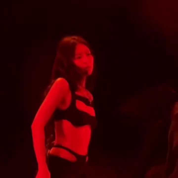 1000110869d027af5259335121.mp4