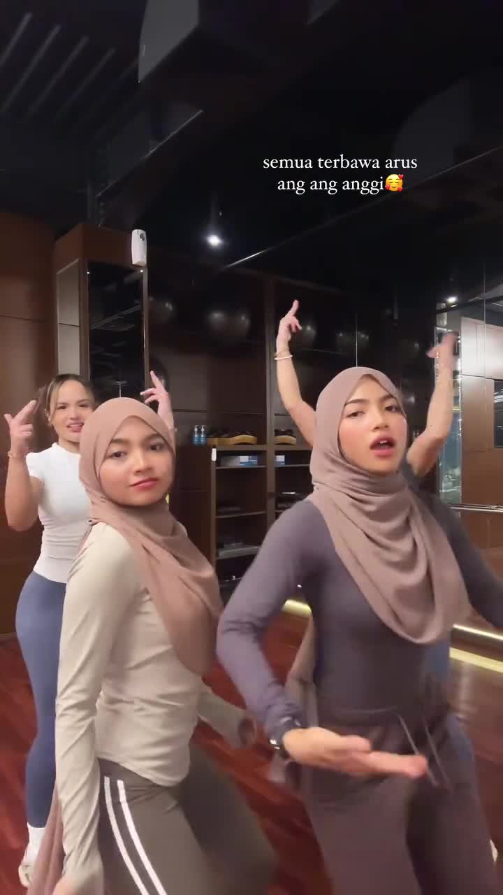 10001617917cce67a1f85eb4d8.mp4