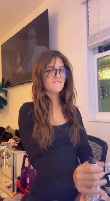 10002203136eff2539e0199004.mp4