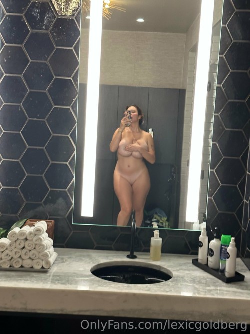 1536x2049_07297b4b716cc17381dc74156a30de3b9c685df2272a21af.jpg