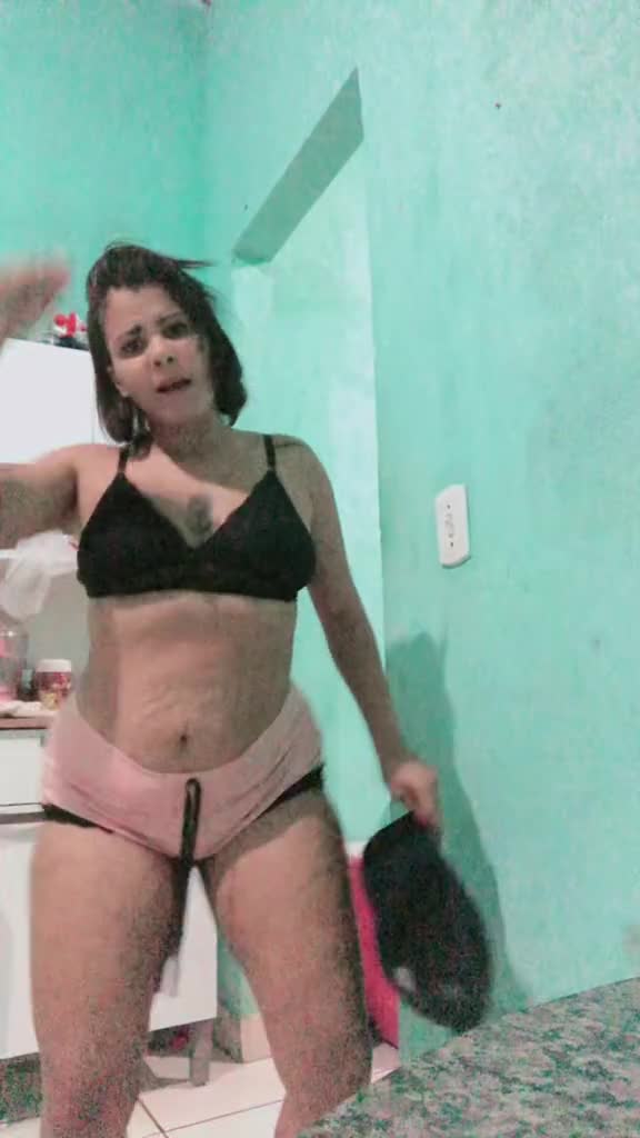 1694603358936ee0afad7b190dcc8.mp4