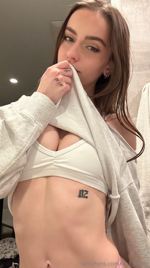1737x3088_71d2e41e24c0bd4895d3b036c2811a0465f19d89909489026d191394ef0e004f.jpg