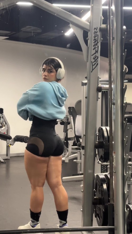 1I8S76qgpj4949bc59b7520223.mp4