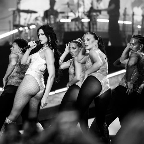 2-SOLD-OUT-NIGHTS-AT-WEMBLEY-STADIUM-I-can-hardly-believe-it.-These-were-the-most-special-unforgettable-shows-Ive-ever-doneIm-overwhelmed-with-gratitude.-For-this-journey.-For-every-si5e4b3389365dea25.jpg
