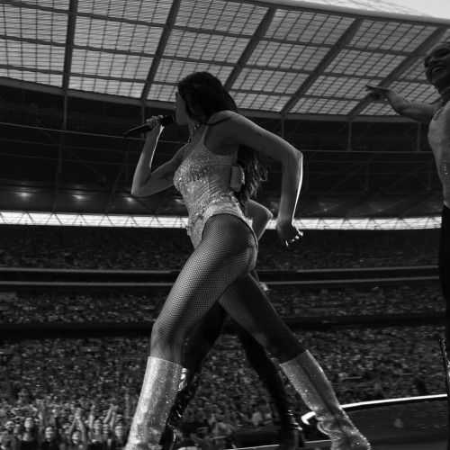 2-SOLD-OUT-NIGHTS-AT-WEMBLEY-STADIUM-I-can-hardly-believe-it.-These-were-the-most-special-unforgettable-shows-Ive-ever-doneIm-overwhelmed-with-gratitude.-For-this-journey.-For-every-sibc53602270576a77.jpg