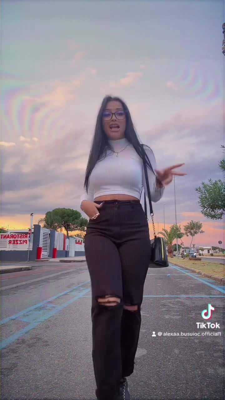 2024-10-20_-_ale_alexabusuioc_off_DBVjF7WtuA_b1e2e0e59ff2c79f.mp4