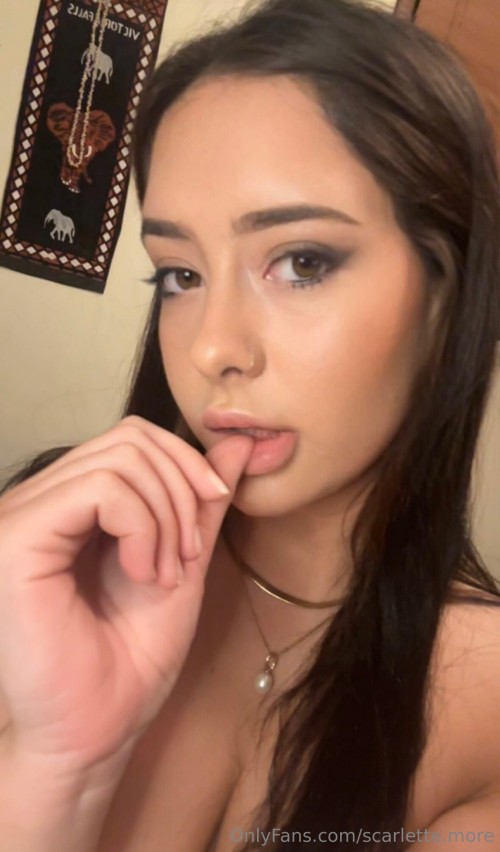 2024-12-08_scarlette.more_1422903309_1179x2009_3a8754a3d331f91c.jpg