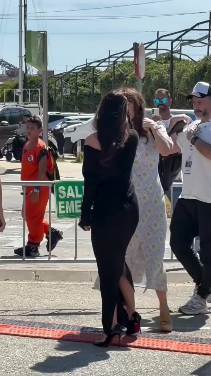 22428545329216642326f0599569d7cee43.mp4