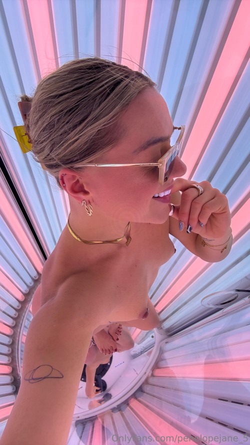 2268x4032_0dd7b0b2f66849b74cbf6082f33a14446313d7181acea38c.jpg