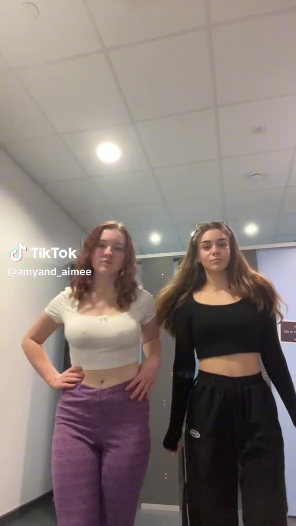 24f2646398f3ffe3343881d5ab55d312ee2b29aba1a411a7.mp4