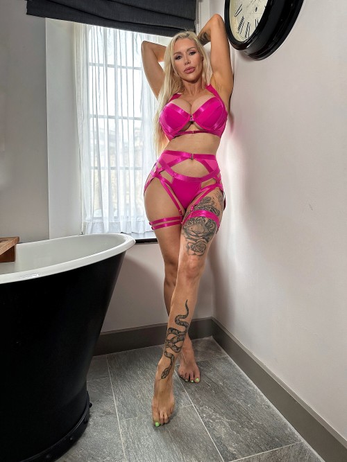 3000x4000_b2694bae4b06fc201e1b70398212e98a7f1952185672d706.jpg