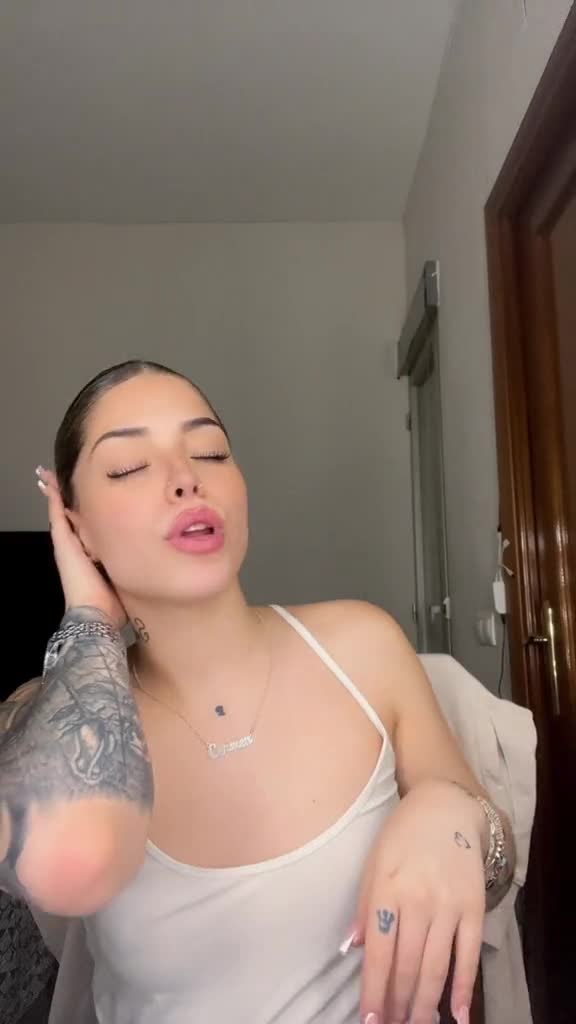 32ksxm231a9a1bfab663999.mp4