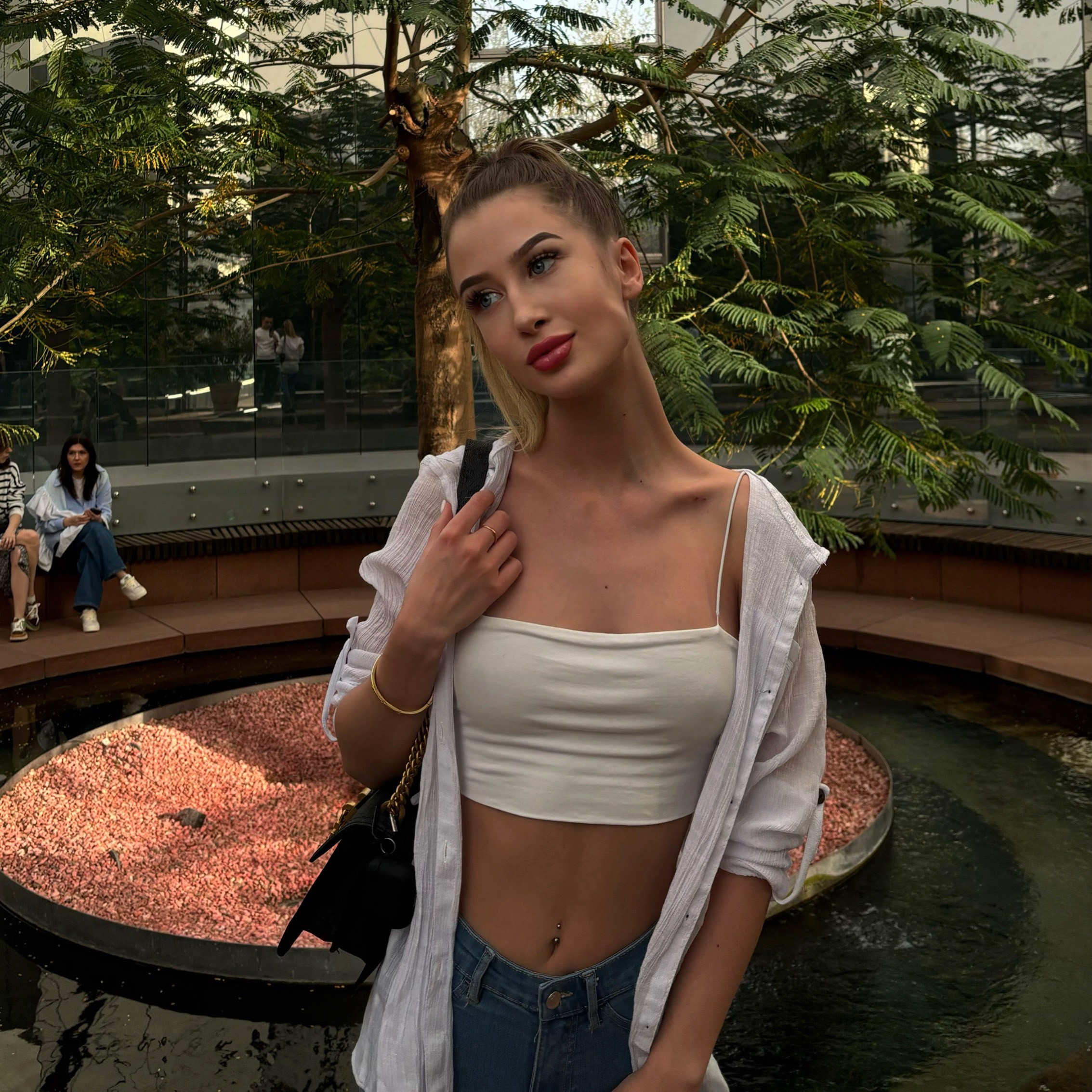 4a6940a2431c547686c804ee9f5ec7a8175020.jpg