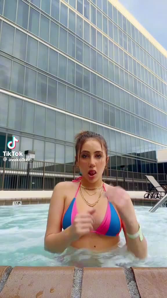 5583988d1a474fdab8c42ac524db6260c2d66ef17f9cb793be8e0ef6fdd26820.mp4