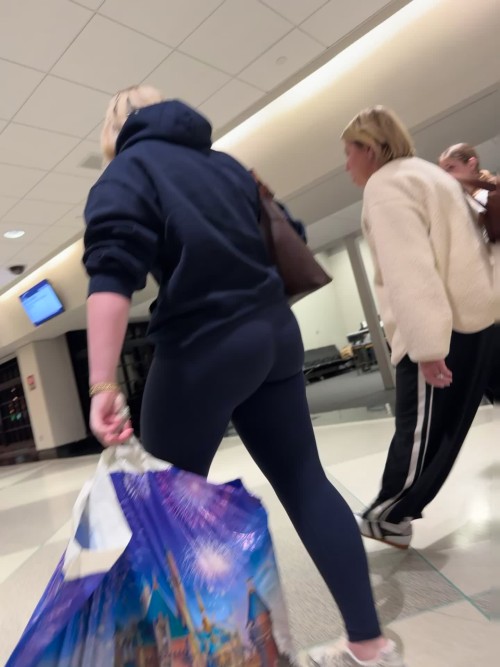 658FADF6-EA8E-4AFD-A5D6-325340F86DB5.mov