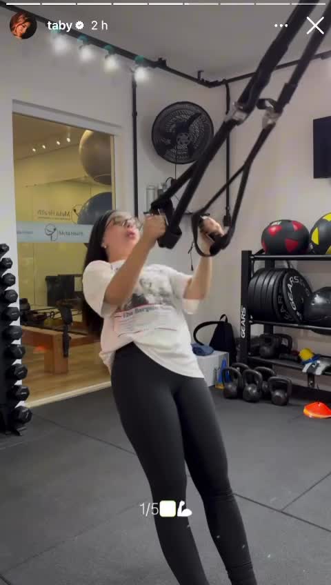 68df8f55-d81f-45e4-8ad4-df63493839eda1f7d813f56926d6.mp4