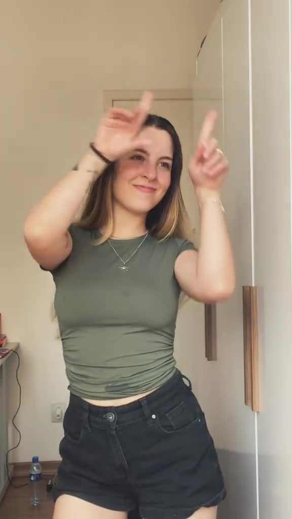 7577821571000093970HD.mp4