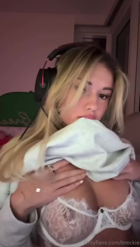 921350105717078443721e8e94ec1a8b9d6.mp4