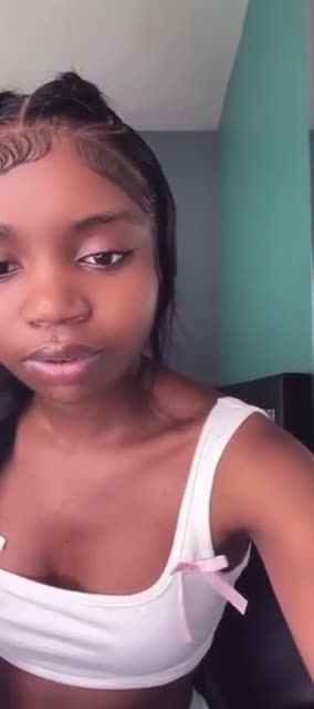 A1503137-7EBE-4441-A47B-9D68E1E8FF8F80f10b86f7cd75bf.mp4