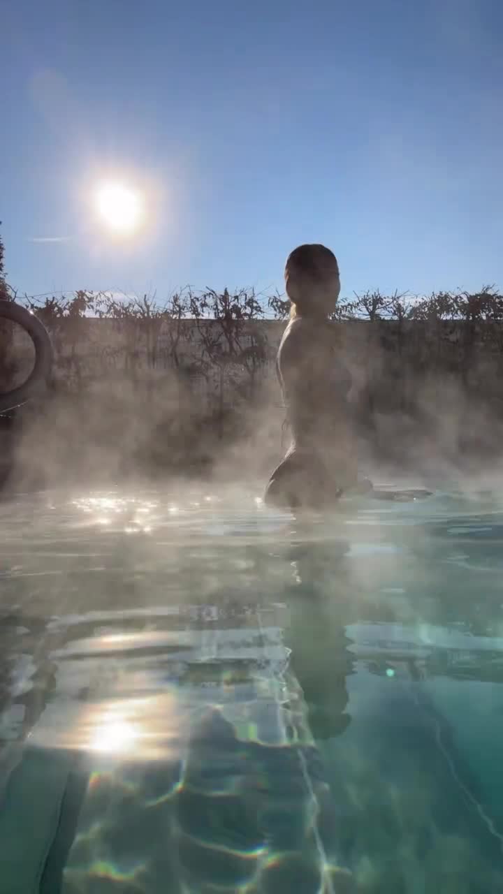 Active-recovery-can-be-sexy-until-the-cold-plunge-15-20-mins-hot-tub-to-get-the-blood-flowing-loosen-tight-muscles-and-bring-up-core-temperature.-Sauna-3-rounds--15-mins-10-mins-5-mins8aec8674a061ee60.mp4
