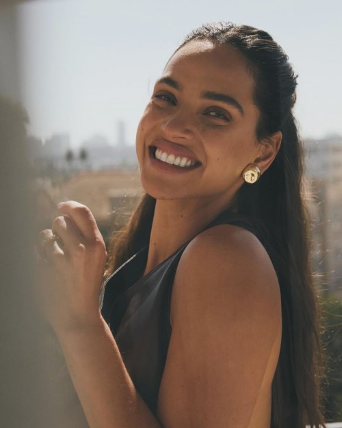 Adria-Arjona-R002a956156df6e32a14.jpeg
